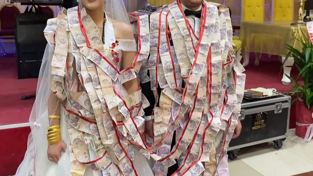 Kuyumcuya gitmeye son! Takı töreninde ‘karekod’ dönemi herkesi şaşırttı