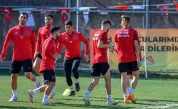 Koca çınar sahipsiz kaldı: Bir devir kapanıyor mu?